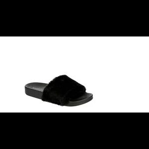 FAUX FUR SLIP ON STEVE MADDEN